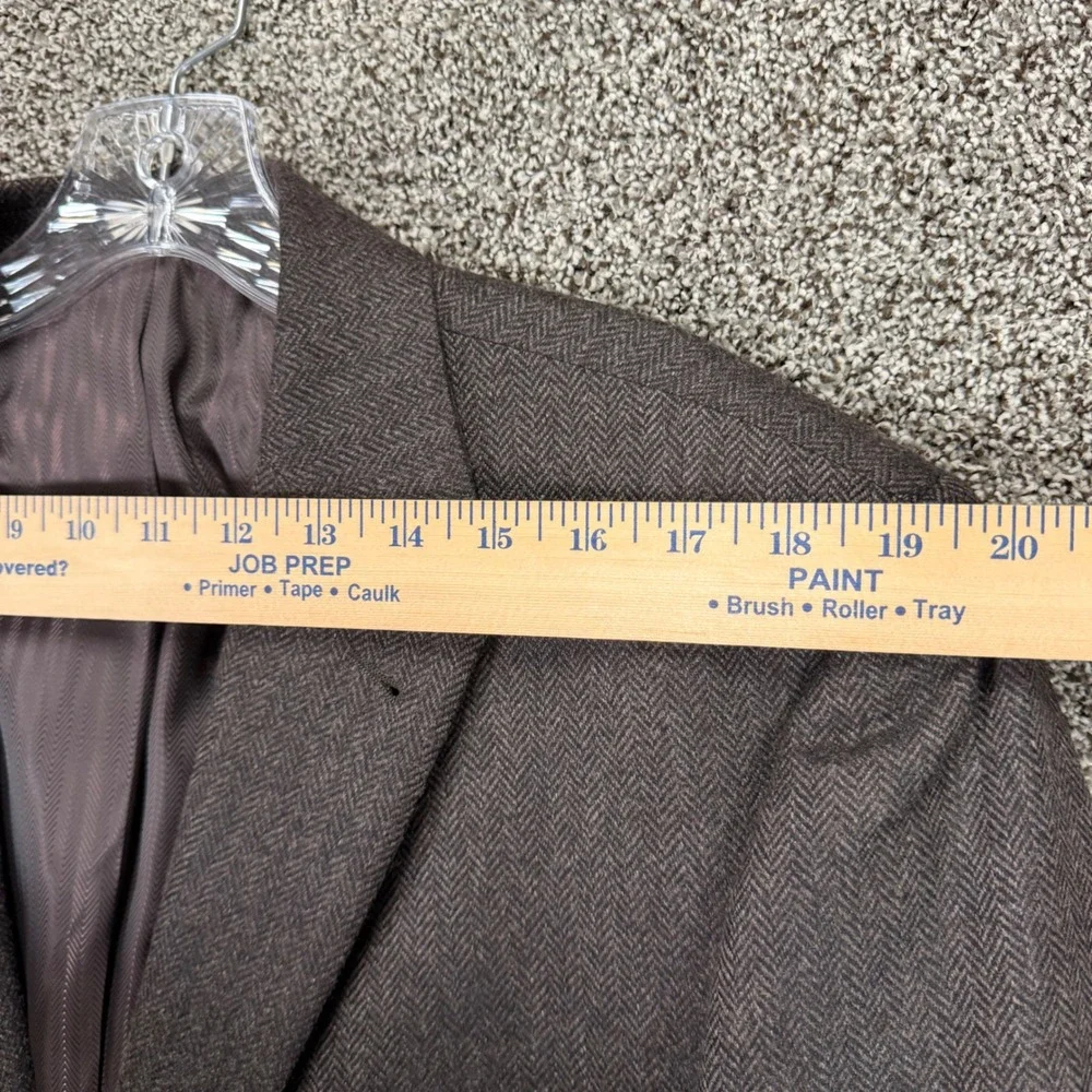 Joseph Abboud excellent pre